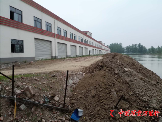 安徽阜陽(yáng)界首：強(qiáng)征百畝耕地荒廢 村民怨聲載道3