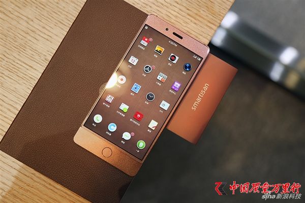 老羅情有獨鐘！錘子堅果Pro巧克力真機高清圖賞