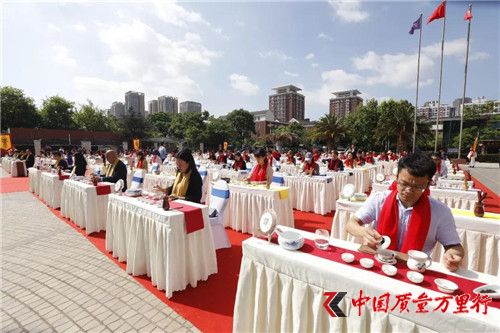 理想“2018首屆龍潤茶節(jié)”在昆盛大舉行
