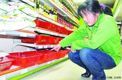 鹽難買(mǎi) 買(mǎi)鹽難 全國(guó)突現(xiàn)搶鹽潮