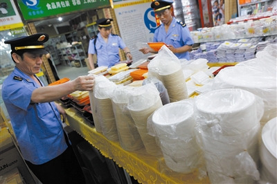 老字號(hào)惹事工商清查劣質(zhì)餐盒
