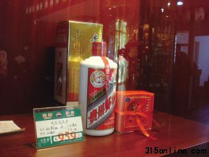 飛天茅臺市場價(jià)漲到1350元 限價(jià)令成空文 張靜雅 文/攝