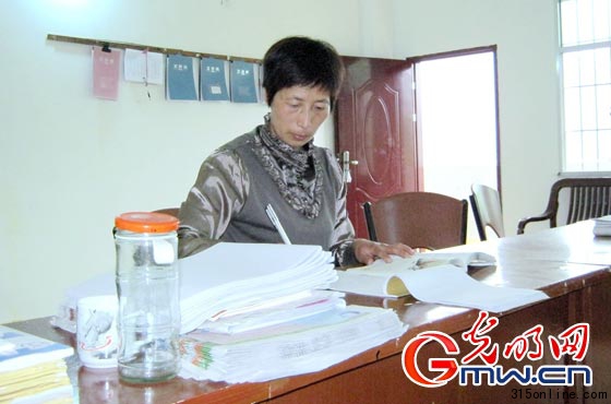 最美鄉(xiāng)村教師莊巧真:三尺講臺給她戰(zhàn)勝癌癥力量