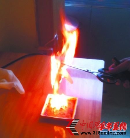 實(shí)驗(yàn)曝5副膠皮手套4副有問(wèn)題 長(zhǎng)期使用或致癌