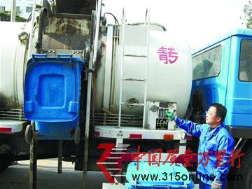 中型酒店賣泔水一年賺20萬(wàn)高利潤(rùn)致地溝油回流