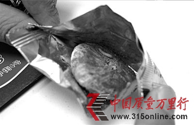 無(wú)花果干內(nèi)現(xiàn)活蟲。讀者供圖