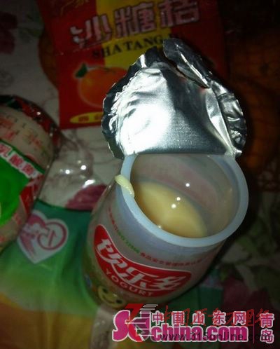 飲樂多保質(zhì)期內(nèi)喝出白條狀異物外形酷似蛆蟲